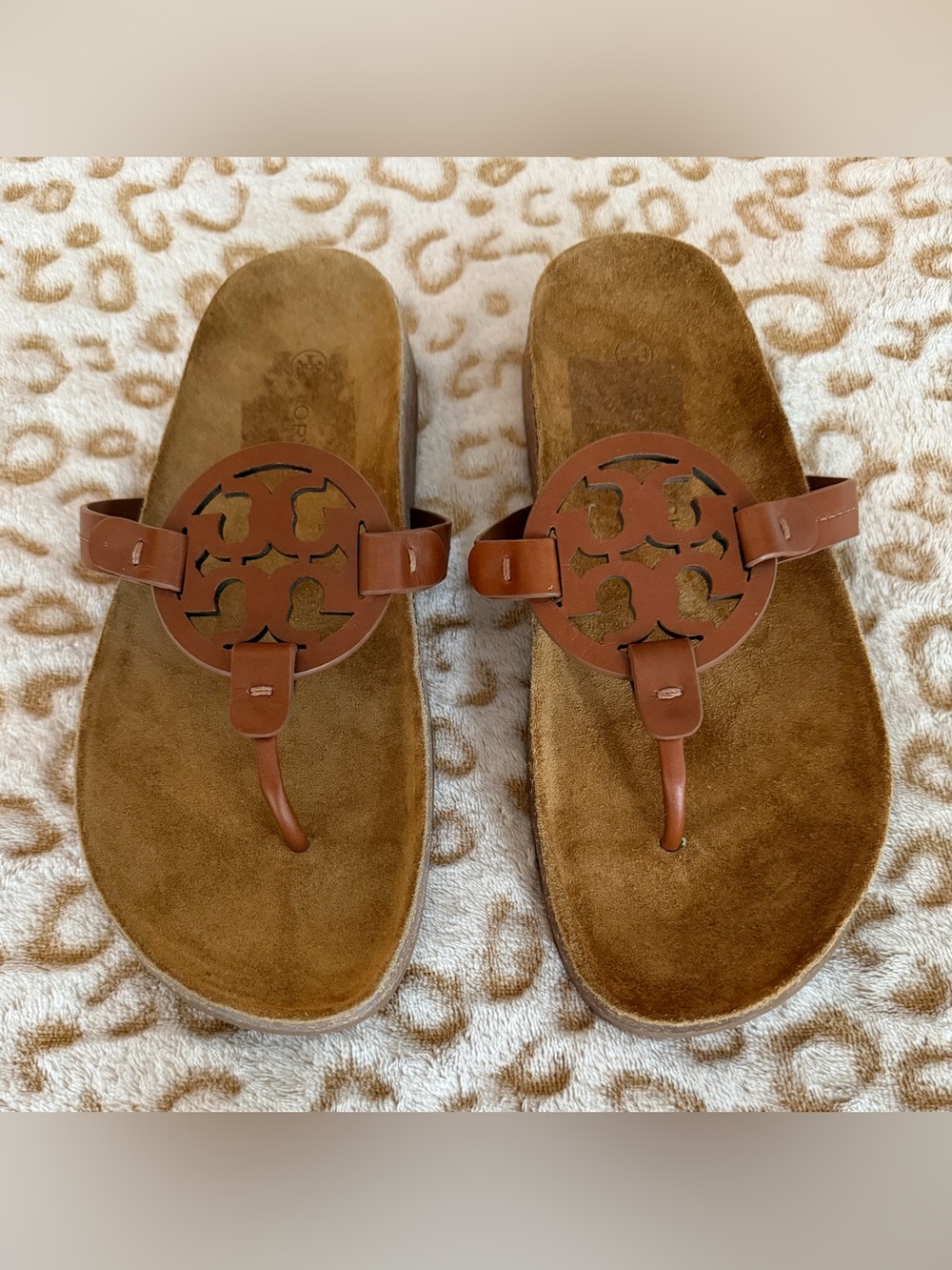 Tory Burch Miller Cloud Sandals Suede
Footbed Brown Leather Size: 8M - Picture 3 of 9